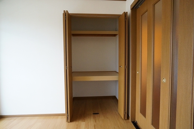エクセラン　Ⅱ番館 収納