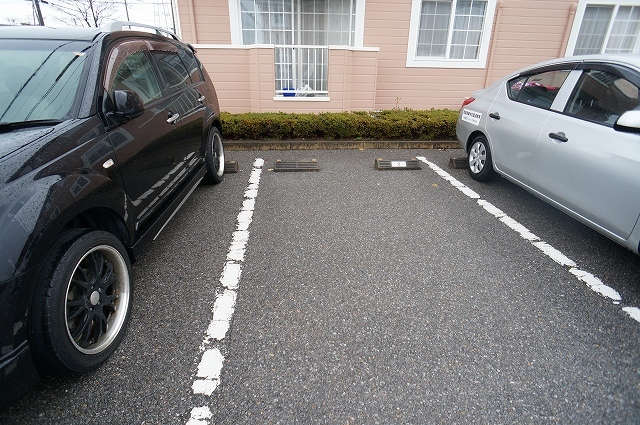エクセラン　Ⅱ番館 駐車場