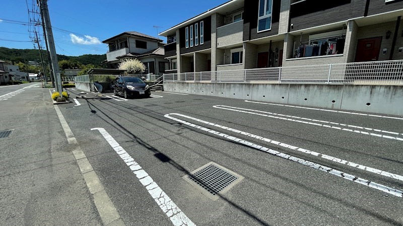 　テネリージ　 こちらの物件はMODE不動産なら割引対象の１部屋です。