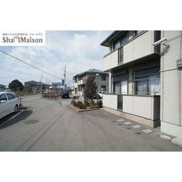 グリーンマドリードＡ ■外観■日当たりの良いバルコニーは広々としています。