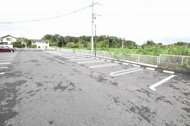 プリンスプリンセスガーデンⅡ 駐車場