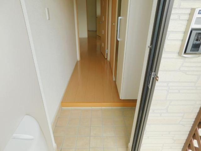 テネリージ 玄関