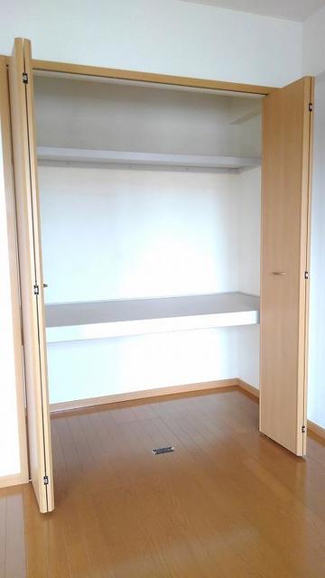 クラージュ　ドゥー 収納