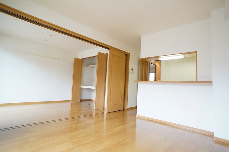 　エテルノ・グランデ参番館　 こちらの物件はMODE不動産なら割引対象の１部屋です。