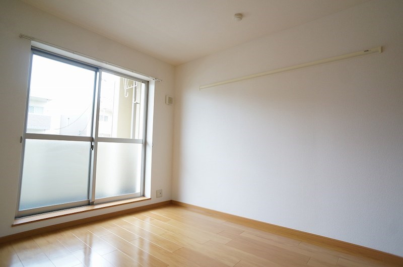 　エテルノ・グランデ参番館　 こちらの物件はMODE不動産なら割引対象の１部屋です。