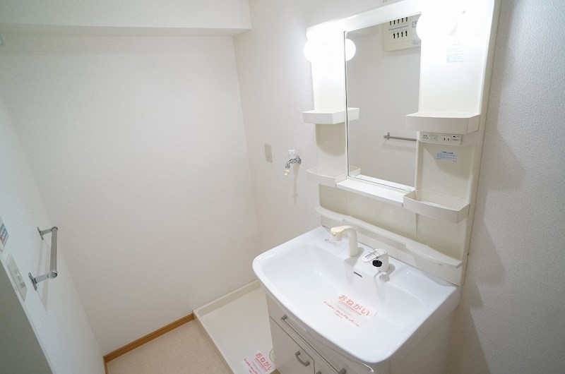 　エテルノ・グランデ参番館　 こちらの物件はMODE不動産なら割引対象の１部屋です。