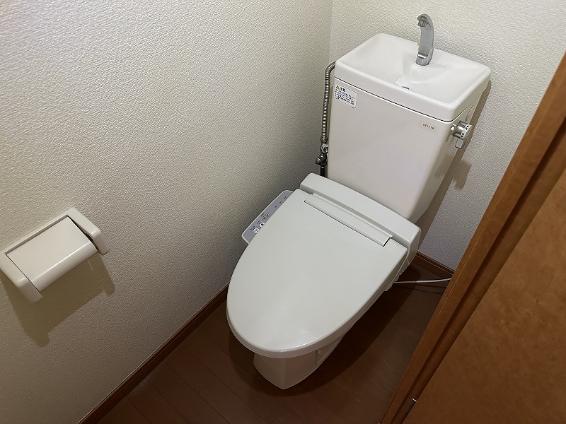 レオパレスつくい 温水洗浄便座設置済みです