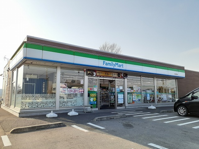 グレイスフルヴィラＥ ファミリーマート大田原野崎店まで1600m