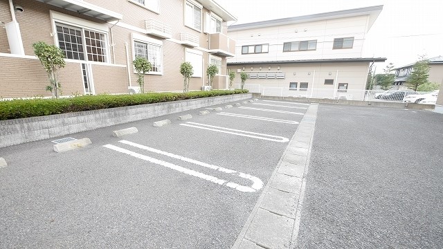 　ヌーベル・フルール　E棟　 こちらの物件はMODE不動産なら割引対象の１部屋です。