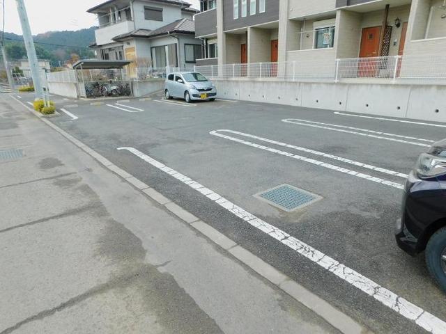 テネリージ 駐車場
