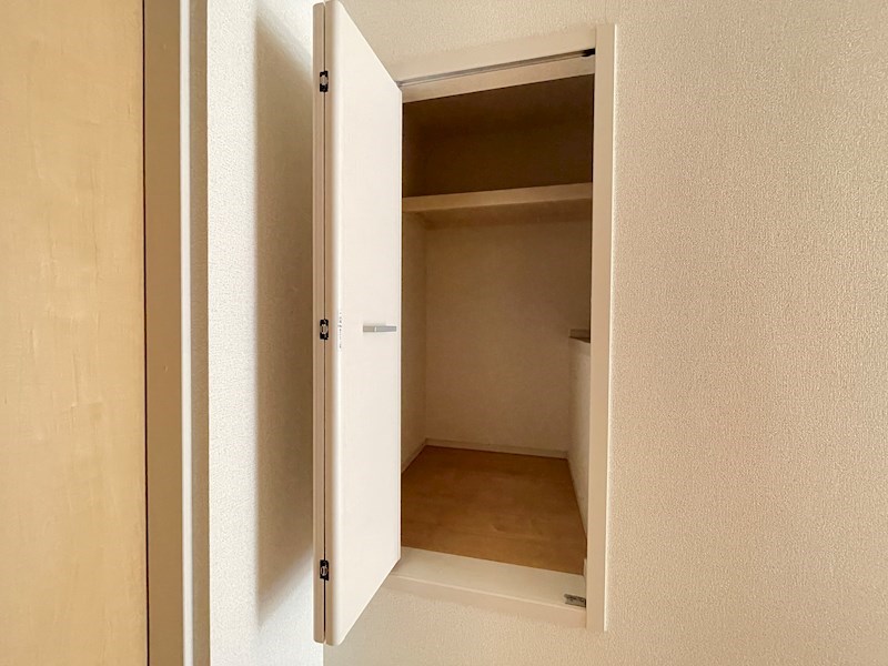 　アミスタープレイス　 こちらの物件はMODE不動産なら割引対象の１部屋です。