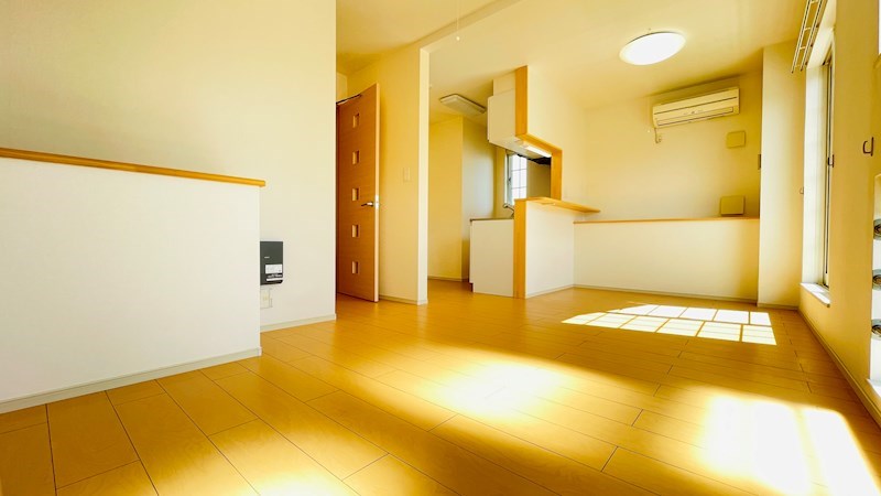 　ストリート　サイド　 こちらの物件はMODE不動産なら割引対象の１部屋です。