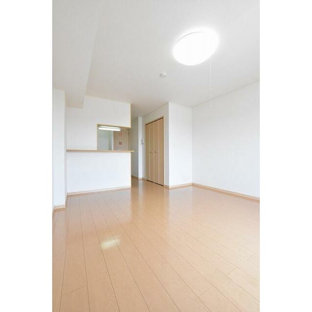 　ユア　アルボーレ　 こちらの物件はMODE不動産なら割引対象の１部屋です。