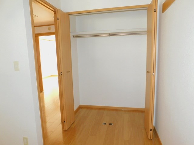 　エトワールヒルズ　Ⅱ棟 こちらの物件はMODE不動産なら割引対象の１部屋です。