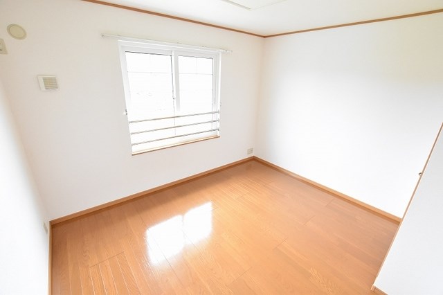 　グローリア　Ａ棟　 こちらの物件はMODE不動産なら割引対象の１部屋です。