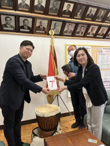 オーナー様から母校氏家小学校寄贈！