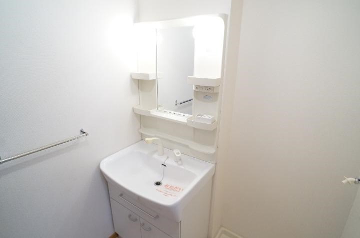 　シュティルグランツ　Ⅱ号棟　 こちらの物件はMODE不動産なら割引対象の１部屋です。
