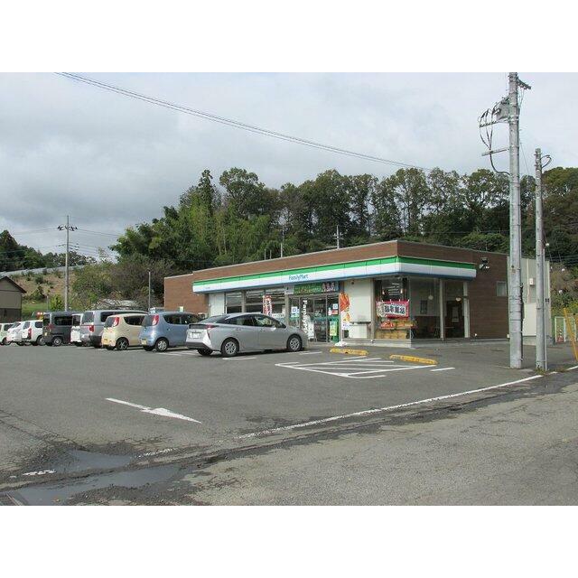 　ヴィラ・アイシス．Ｎ　 ファミリーマートこぶし台店