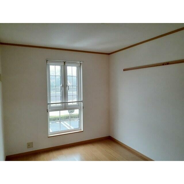 　ヴィラアイシス　 こちらの物件はMODE不動産なら割引対象の１部屋です。