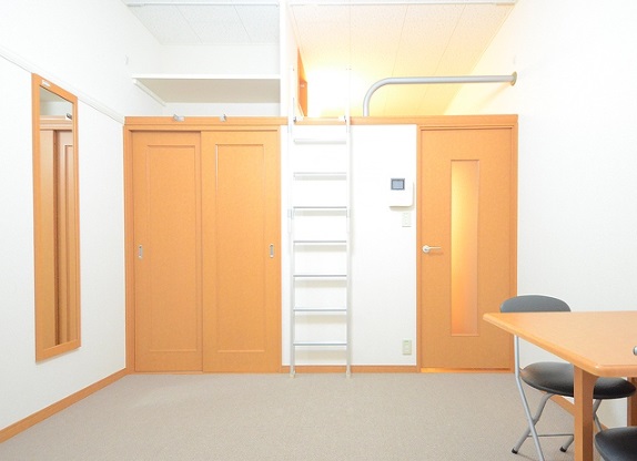 レオパレスアヴニール リビング