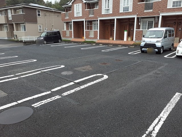 ヴィラアイシス 駐車場