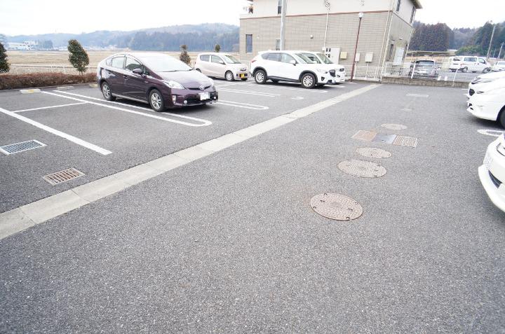 シュティルグランツⅡ 駐車場