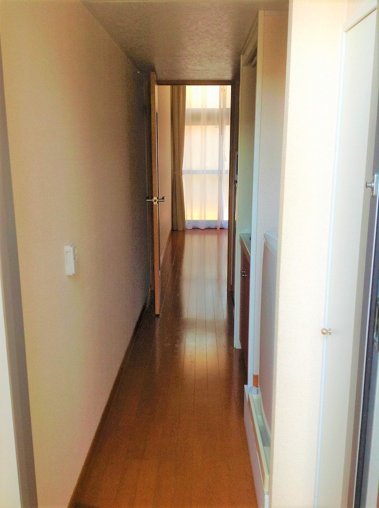 レオパレス今泉 玄関
