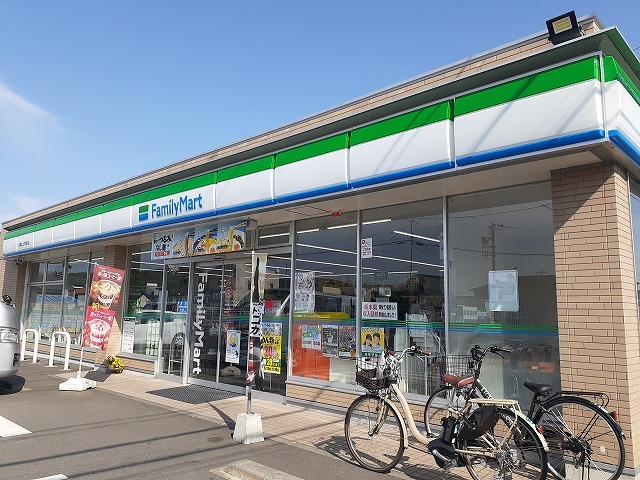 グリーンフェスト ファミリーマート上戸祭町店まで800m