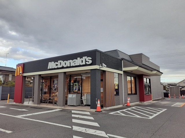 クアトロ マクドナルド４号線雀宮店まで550m