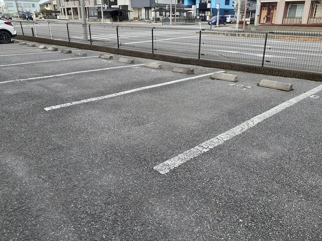 グレイスフルＴ・Ｋ 駐車場