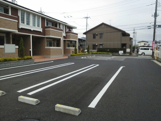 ネオ　エレガンスＡ 駐車場
