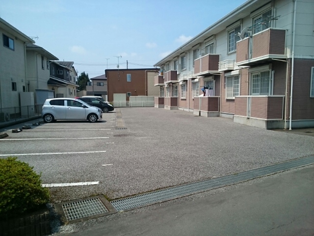 アルファ・グランデ・和 駐車場
