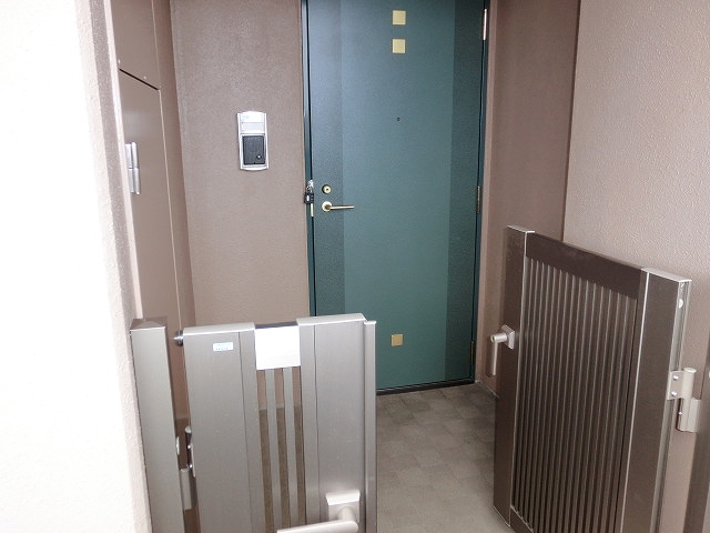 カーサ　ソレアード 玄関