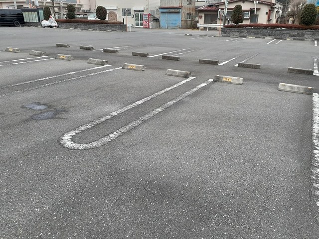 カーサ　ソレアード 駐車場