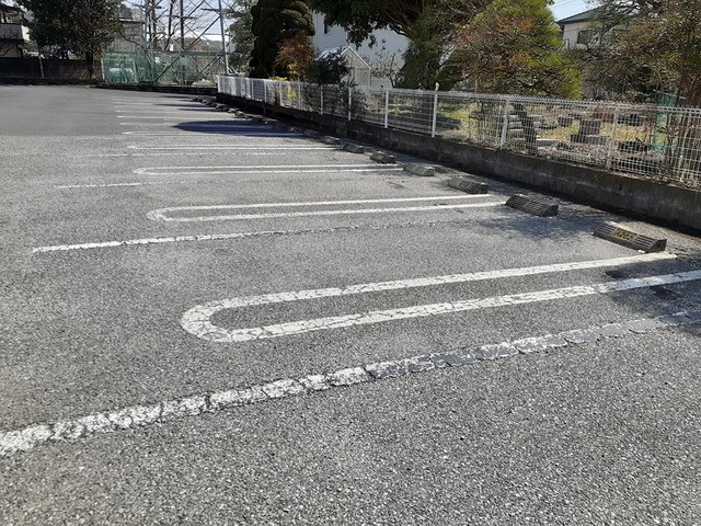 カーサ・エスペランサＡ館 駐車場