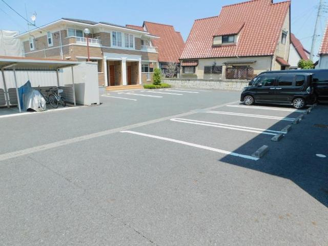 カーサ・セレッソＡ 駐車場