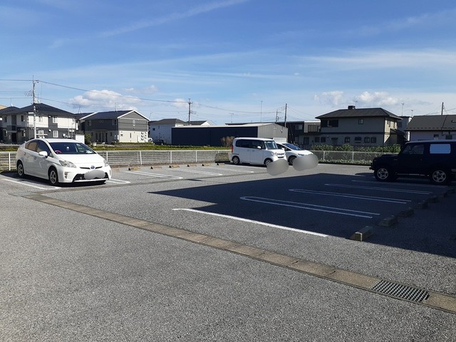 カーサ・ソレアード 駐車場