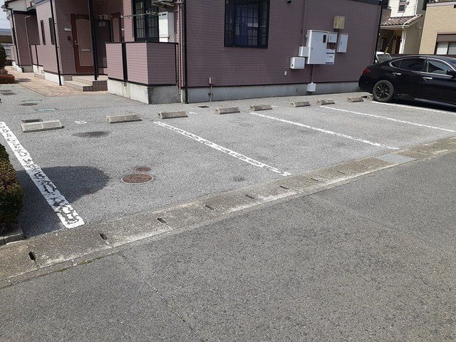 フォンテーヌ 駐車場