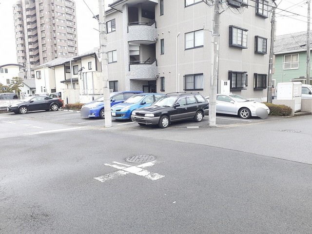 ベルエアー稲和 駐車場