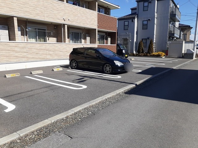 リュエル 駐車場