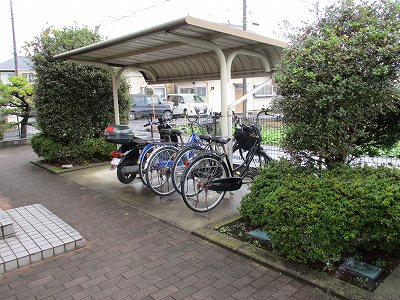 レオパレスＡＣＣＥＮＴＩ 屋根付き駐輪場です。