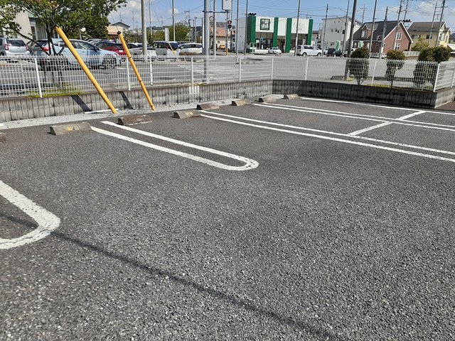 アニメート・ヴィラＡ 駐車場