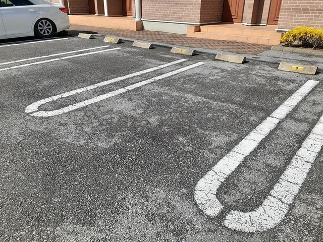 インプレス 駐車場