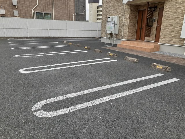 エレガンス　Ｂ 駐車場