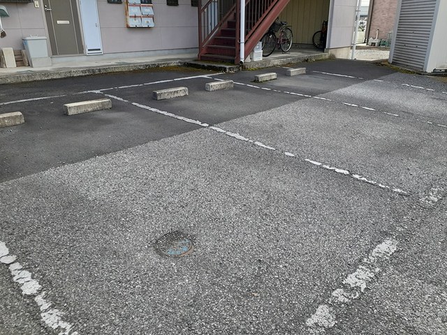 グレースヒルズⅡ 駐車場