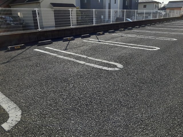 サンディーアＡ 駐車場