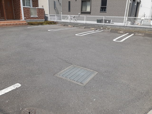 サクラハイツ 駐車場