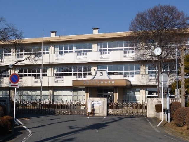 サン・ファミール 真岡中学校まで1100m