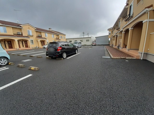 サンレミＡ 駐車場