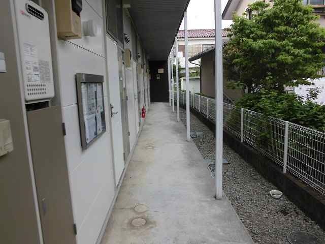 レオパレスＴＡＫＩＺＡＷＡ 玄関